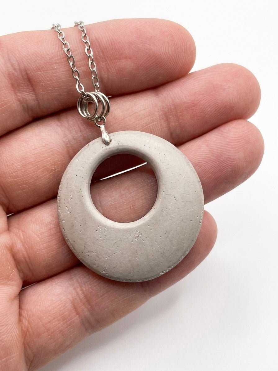 Betonschmuck Anhänger "Orion Pur" - Betoniqua - Betonschmuck Store - Steffen Ehrhardt Design