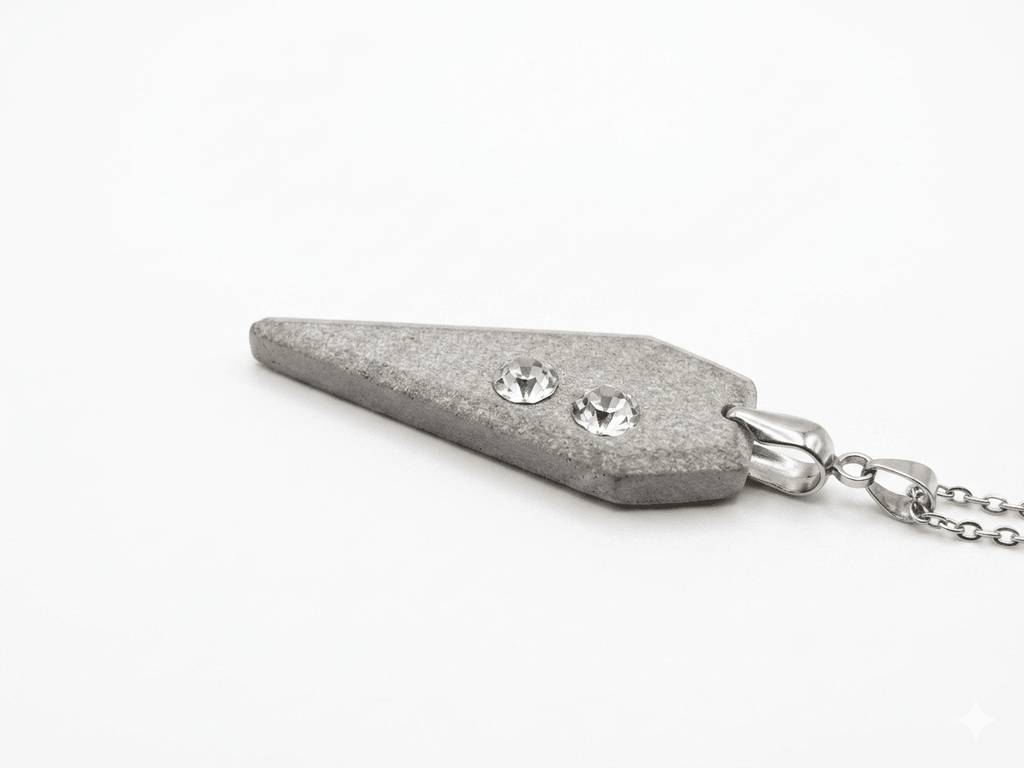Betonschmuck Anhänger "Dracon Shiny" - Betoniqua - Betonschmuck Store - Steffen Ehrhardt Design