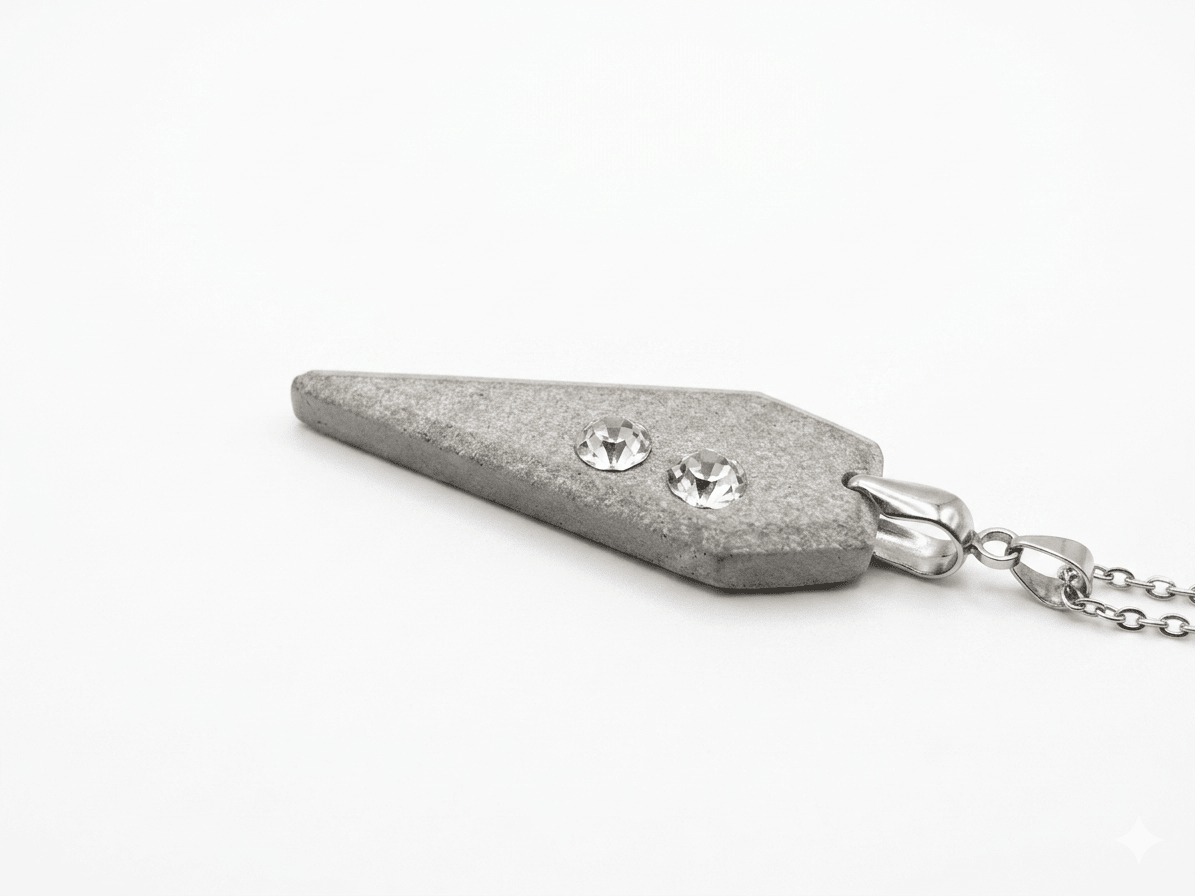 Betonschmuck Anhänger "Dracon Shiny" - Betoniqua - Betonschmuck Store - Steffen Ehrhardt Design