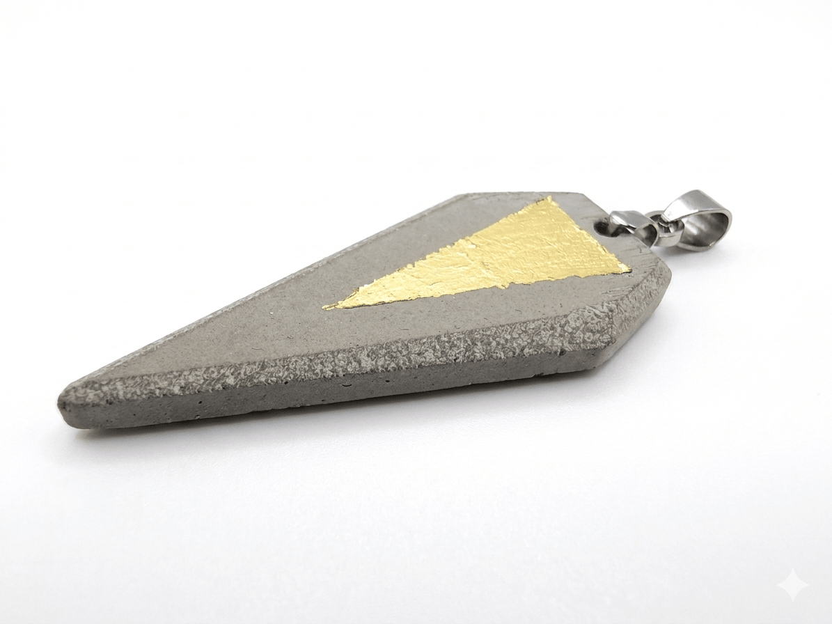 Betonschmuck Anhänger "Dracon Gold" - Betoniqua - Betonschmuck Store