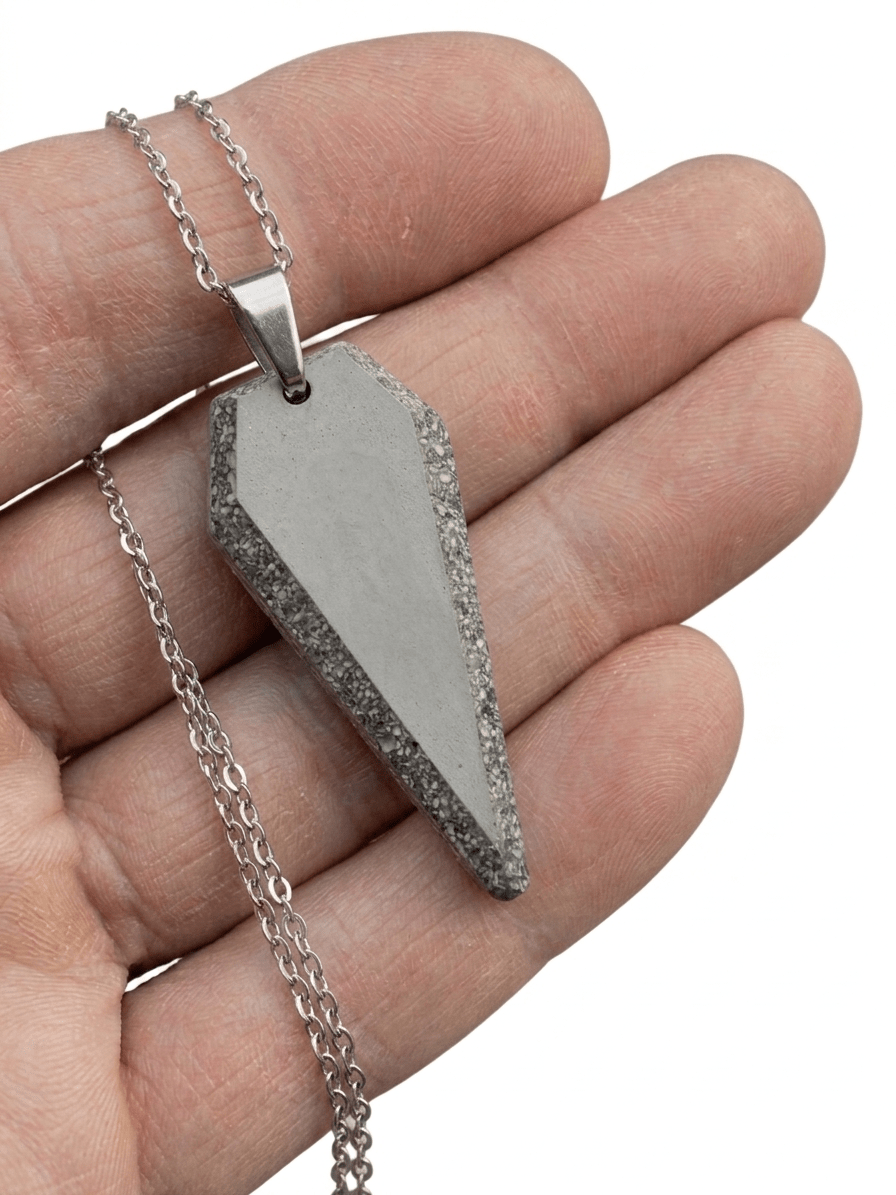 Betonschmuck Anhänger "Dracon Pur" - Betoniqua - Betonschmuck Store - Steffen Ehrhardt Design