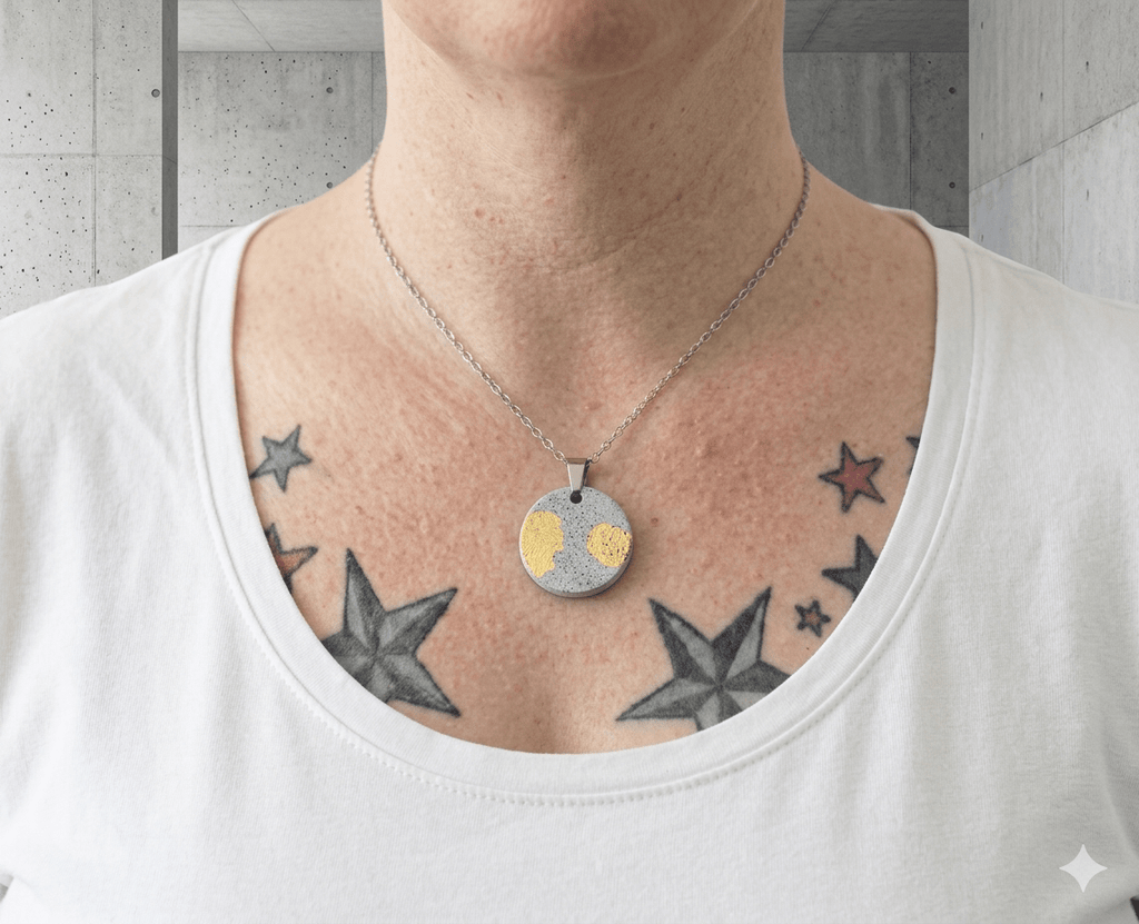 Betonschmuck Anhänger "Disk Gold" - Betoniqua - Betonschmuck Store