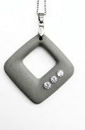 Betonschmuck Anhänger "Quadra Shiny" - Betoniqua-Betonschmuck Store
