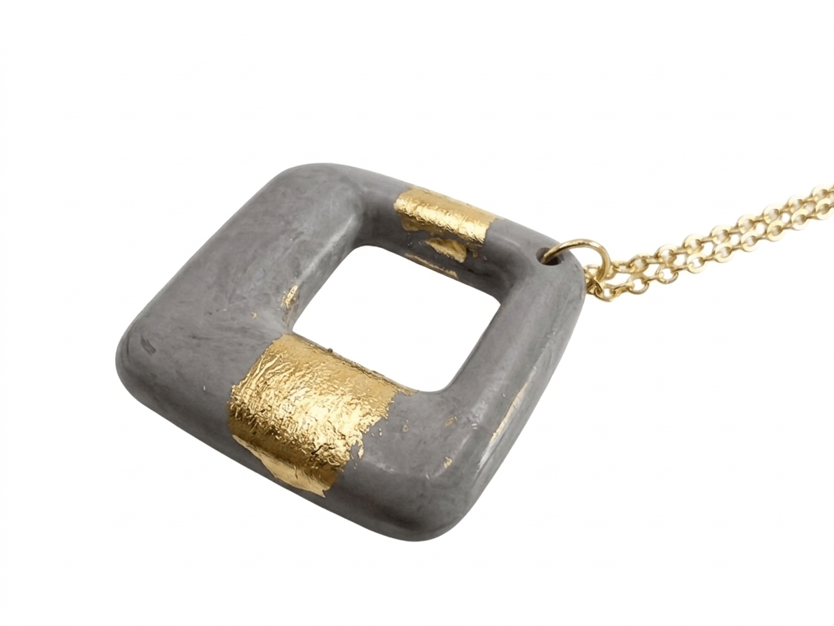 Betonschmuck Anhänger "Quadra Gold" - Betoniqua - Betonschmuck Store